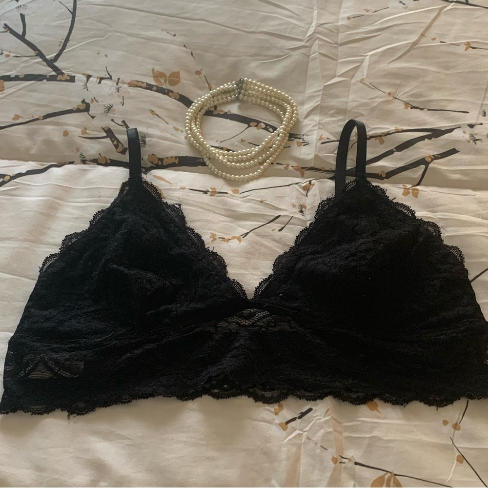 🖤🤍 Vixen Bralette and Drape it with Pearls 🖤🤍 (Pearls are not included)